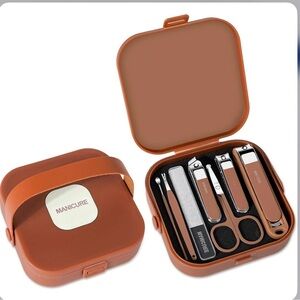 🆕- Travel-Friendly 8-in-1 Manicure & Pedicure Set.